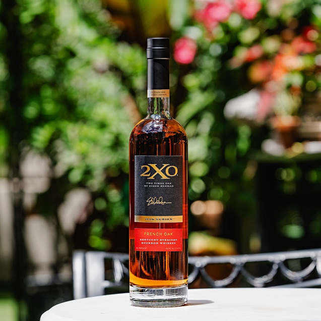 2XO French Oak bottle lifestyle